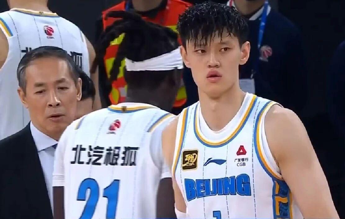 星空体育官网-CBA消息！曾凡博最后一轮复出，胡明轩伤病严重，赵继伟引发争议